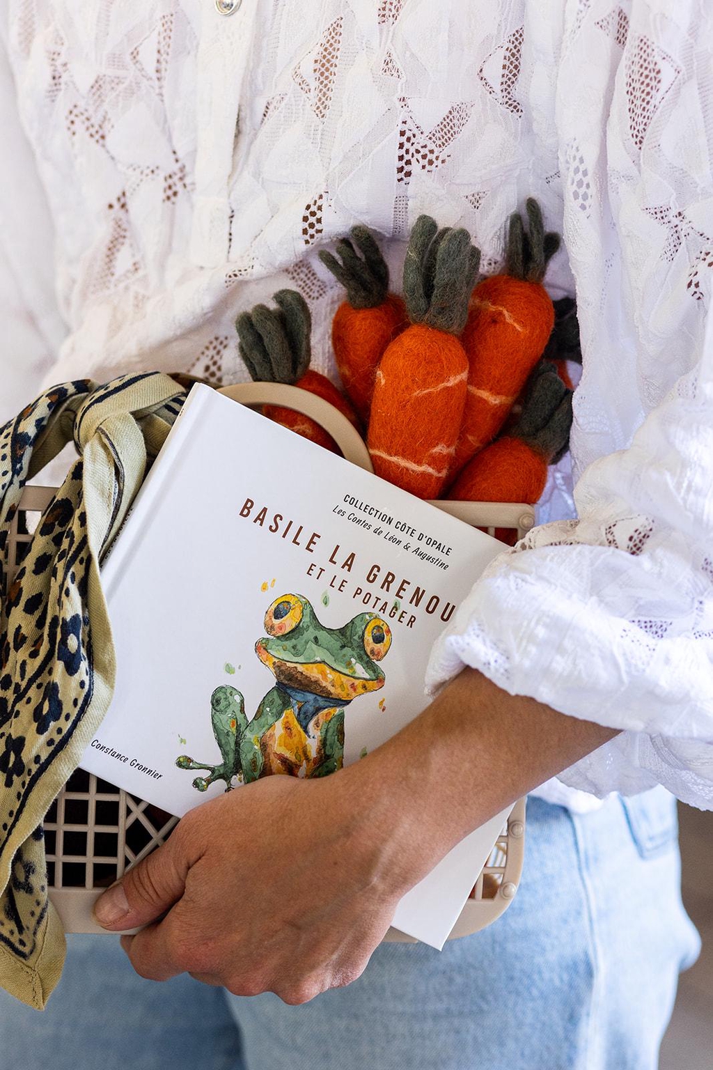 Les Contes de Léon & Augustine accompagnent les enfants avec douceur et poésie. Pour grandir le coeur léger !

Des histoires illustrées à l'aquarelle 
et inspirées de paysages réels pour découvrir le monde qui nous entoure