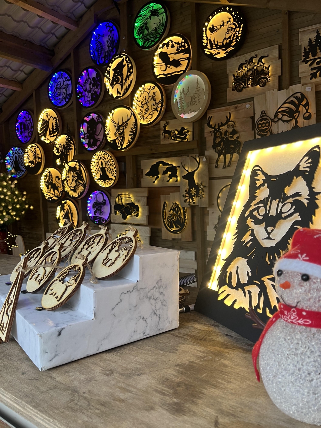 Idées cadeaux penser aux cadres lumineux personnalisé 