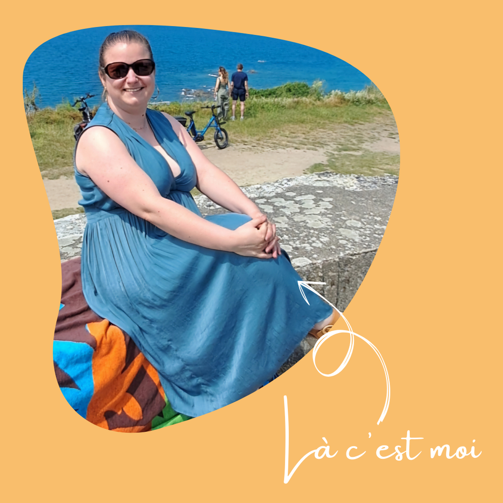 Je suis Mélanie, créatrice de la boutique en ligne "La Fringue"
Mais pour savoir comment j'en suis arrivée là, commençons par le commencement !
J'ai commencé à travailler à l'âge de 18 ans sans aucun diplôme en poche mis à part mon Bac à sable comme je l'appel, c'est-à-dire le brevet des collèges. Autant dire rien.
En commençant dans la vie active au fur et à mesure j'ai trouvé ma voie. Le COMMERCE  !
En 2014, j'ai pris la décision de me former à ce métier pour un CAP Employé Commercial en Magasin. J'ai réalisé ma formation au sein d'une entreprise dans laquelle j'effectuais tous mes stages. Ainsi, j'ai pu me faire une place par la suite dans cet enseigne c'est alors qu'à la suite de ma formation j'ai intégré le Groupe Casino France à l'âge de 22 ans j'ai géré pour la toute première fois ma supérette situé à l'époque dans les Pyrénées-Atlantiques.
Originaire de Normandie, je suis revenue à mes racines. J'ai continué à travailler dans le commerce mais cette fois-ci en tant que salariée. Ça ne me convenait pas. Après avoir goûté à l'indépendance, j'ai voulu créer quelque chose qui me correspondait. Je me suis tout d'abord formé de nouveau. C'est alors que j'ai obtenu mon BAC Commerce ainsi que mon BTS spécialisé dans le Management Commercial Opérationnel en 2023.
Puis j'ai travaillé sur mon projet qui était de vouloir faire plaisir à toutes les femmes quelque soit leur taille. Je suis moi même ronde, dans mon entourage beaucoup sont de forte corpulence et j'en ai eu marre de voir et entendre dire qu'elles avaient un choix limité dans les couleurs et dans les tailles. Le noir, le gris, le beige c'est bien gentil mais nous aussi femme ronde voulont de la couleur, du jaune, du orange, du vert, du rose flashi tout comme pour toutes les autres femmes.
C'est pourquoi, j'ai créé "La Fringue" pour toi. Les collections vont s'étoffer au fur et à mesure tu trouveras ton bonheur ici. Et si tu as des idées, des envies de vouloir trouver un vêtement ou un accessoires que tu pourrai acheter ici, n'hésite pas à me partager tes envies.
Au plaisir.
Mélanie