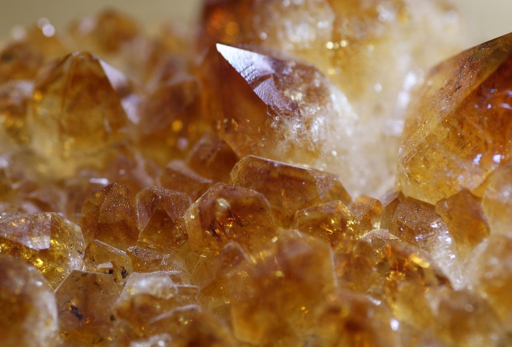 citrine géode pierre fine