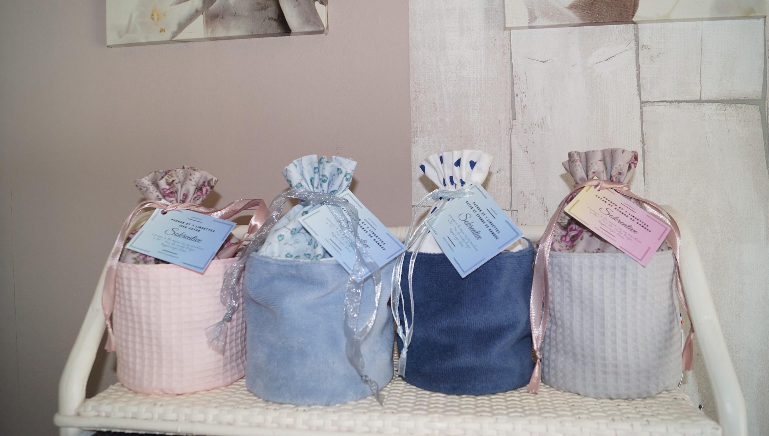 Bienvenue chez SoKreative76, votre boutique artisanale normande dédiée à la création d'accessoires faits main.
Un pochon cousu main + 7 lingettes lavables en en nid d'abeille & coton : parfaits pour un démaquillage tout doux et zéro déchet.
Pratiques, réutilisables, jolis… Oui, ils cochent toutes les cases . Envie de les adopter ? Un petit message et ils filent chez vous !
Matières certifiées OEKO-TEX.