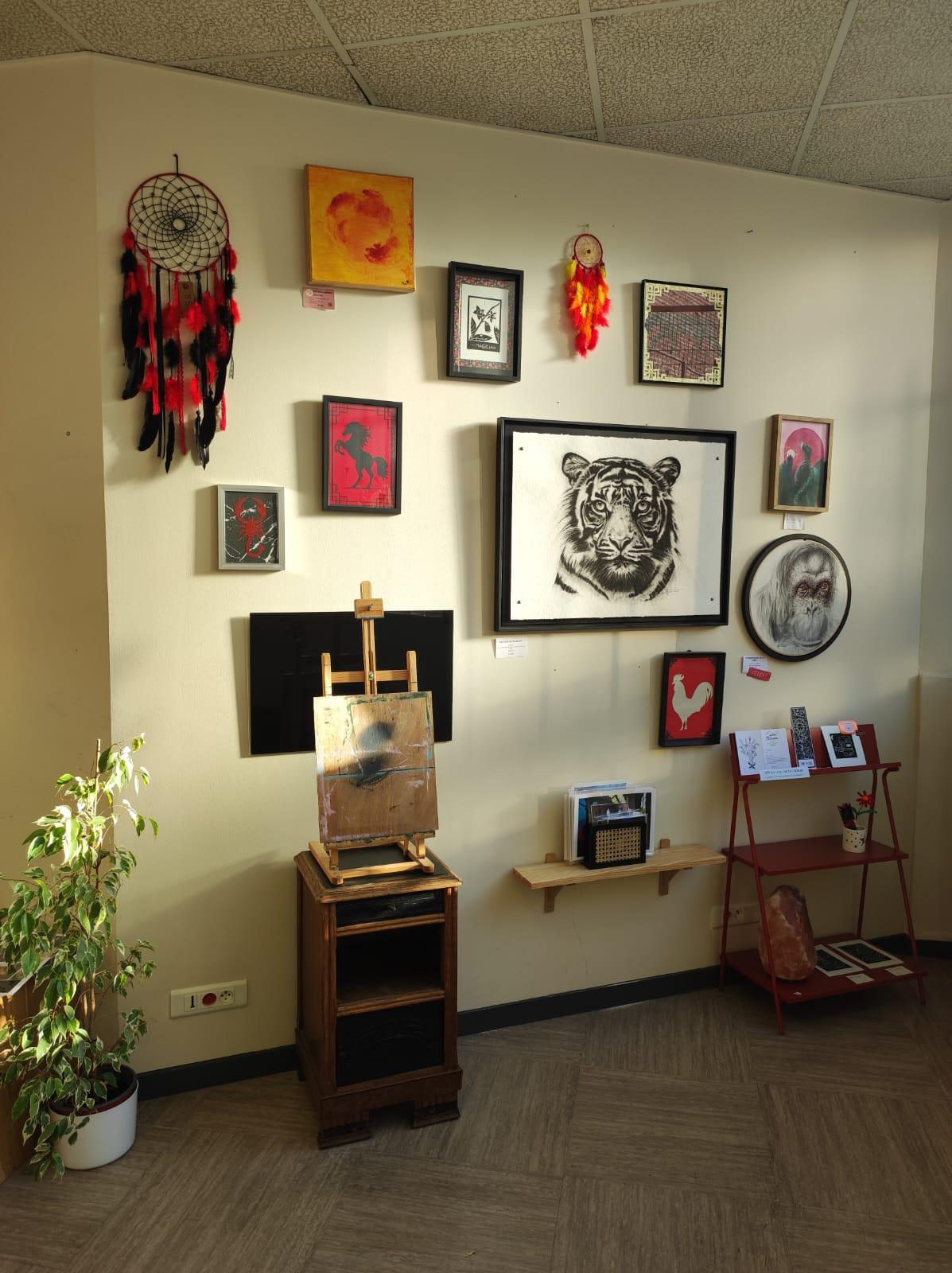 Espace de l'artiste animalier engagée et pour la défense animale. Une belle partie de ses œuvres sont à retrouver chez KoWork'art. Un espace d'expo vente et atelier d'artistes et artisans de la région basée au 70 rue des Jacobins à Amiens.