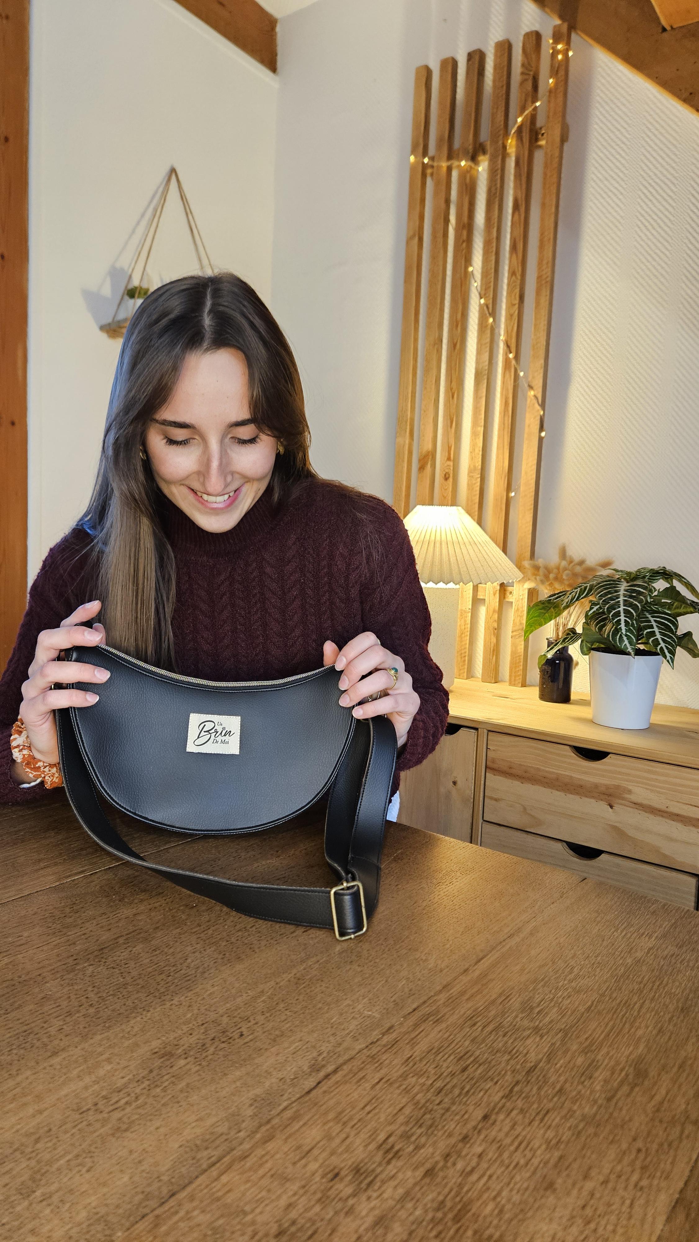 Sac demi-lune en simili cuir