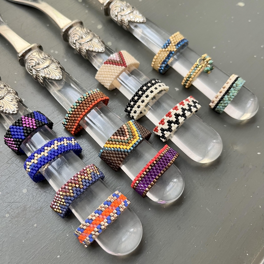 Bagues de couleurs tissage de perles Miyuki motifs géométriques