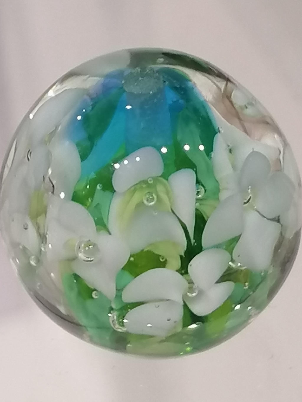 Perle en verre Renoncule aquatique 