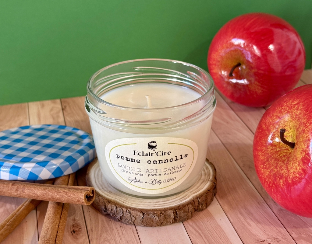 Fabrication de bougies artisanales. 
Univers florale, bouquet de bougies, composition de cactus en bougie, événements mariages, anniversaires, cadeaux…