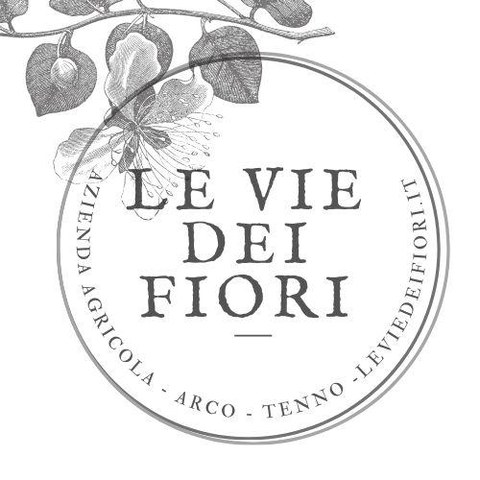 Il progetto

Mi presento. Sono Francesca, nata in una famiglia di origine e tradizione contadina. Sono sposata con Ivan e ﻿madre di tre figli. Svolgo anche un lavoro part time come impiegata con mansioni tecniche. Nel 2019, a seguito di percorso universitario presso UniTn come studente-lavoratrice, ho conseguito una laurea in Sociologia.

L’amore ed il rispetto per madre terra a e l’inclinazione verso ambiti di benessere sociale e individuale affiancati al mio impegno verso coltivazioni rispettose e su piccola scala, hanno prodotto idee innovative ed originali per l'utilizzo di terreni marginali e dislocati i varie zone della valle. Sono finalmente riuscita a dare alla luce ilsogno di aprire questa piccola azienda agricola.

Contattac