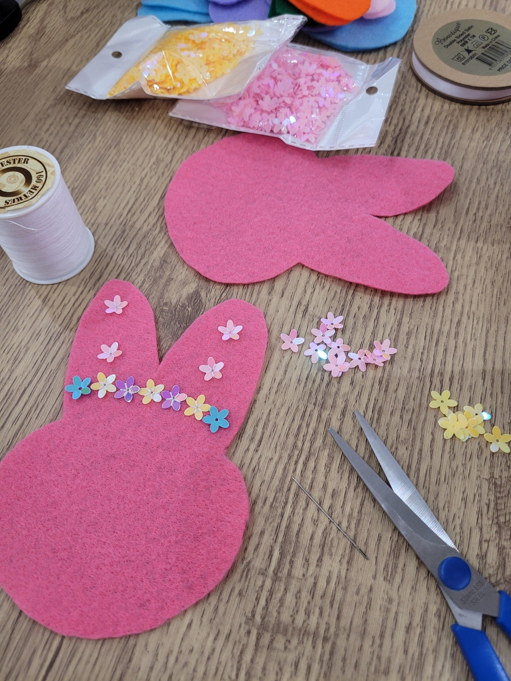 Want to host your own creative workshop in store? You can hire out the space for between 4 to 8 attendees to participate in a creative workshop.