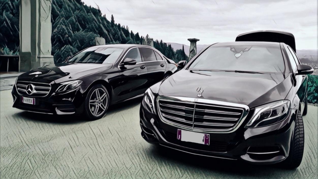 FLORENCE EXCLUSIVE CHAUFFEURS
GT Gianluca Tours ®️
Private professional driver for best VIP Tours and Transfers
Mercedes S-class E-class (Sedan) V-Class (Van) 