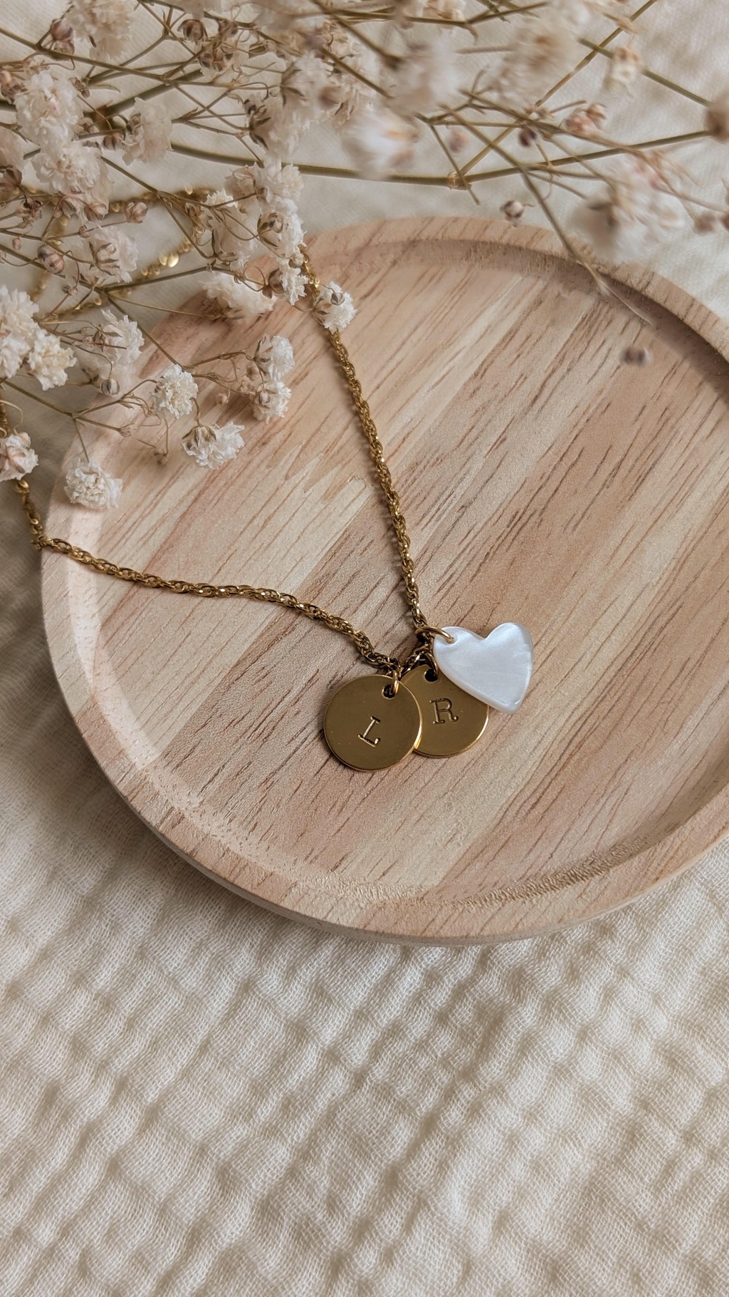 La Tête dans les Nétoiles Bijoux personnalisables, collier médaille lettre initiale bracelet mot bracelet perle acrylique