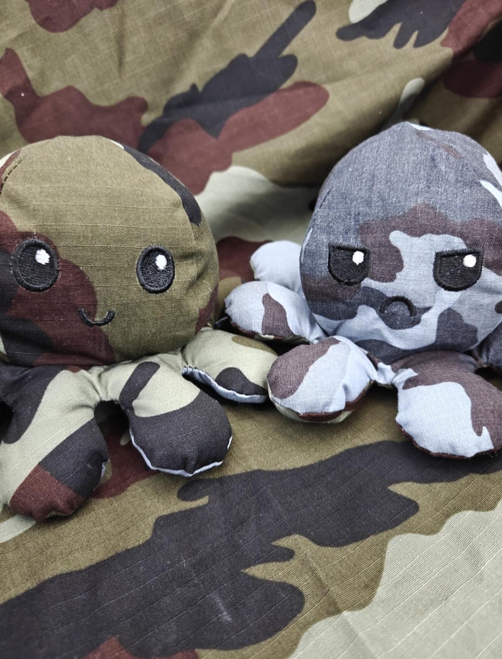 Two moods. One octopus.