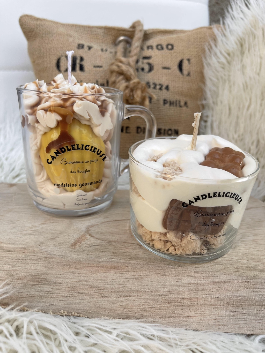 Bienvenue chez Candlelicieuse.
Un univers de bougies et bougies gourmandes aux différentes senteurs incroyables.
Crées avec de la cire de soja et parfums de grasse sans CMR, sans phtalates , non testés sur les animaux (cruelty free) et vegan friendly.