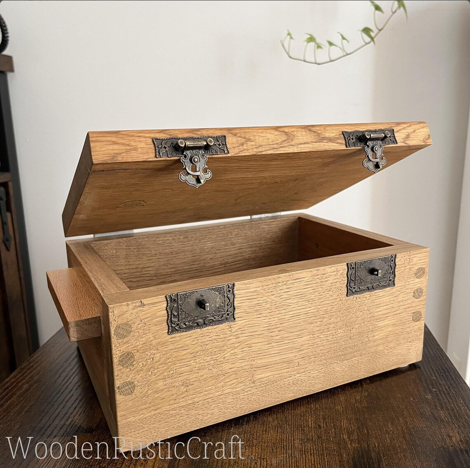 handmade_oak_keepsake_box
