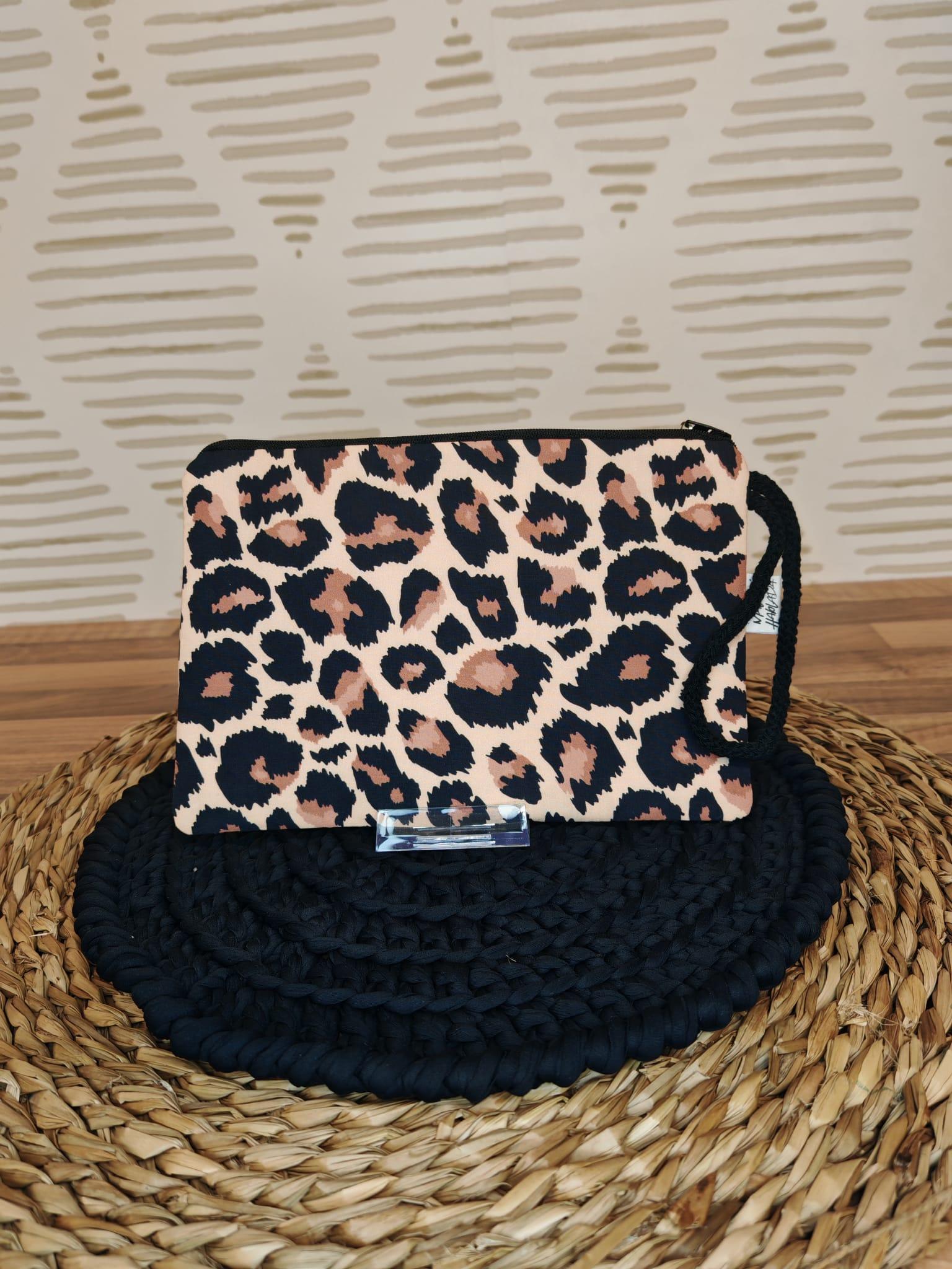 POUCH