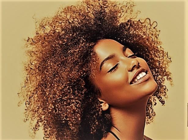 + Q uma loja. Aqui na Face & Beleza o seu cabelo é sua coroa, porque seu lugar é de Rainha 