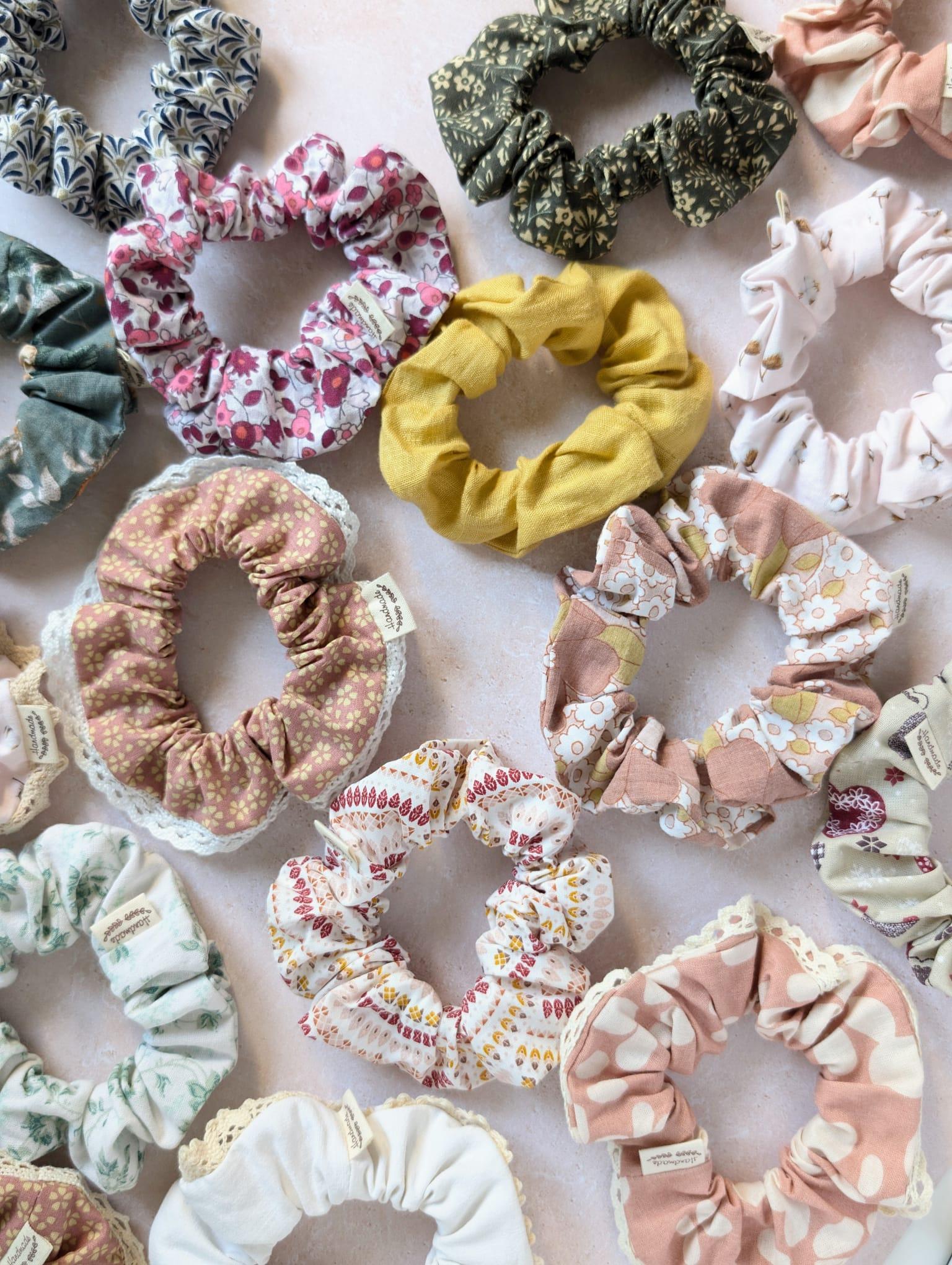 Chouchou
Scrunchie
