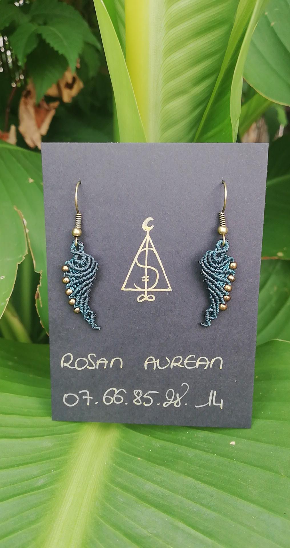 Création bijoux macramé avec pierre et perle.
Attrape rêve en macramé avec pierre.
Déco macramé et crochet.
Un model vous plait mais il n'y a pas la couleur ou la pierre que vous souhaitez? Vous avez la possibilité de commander du sur mesure selon vos envies.