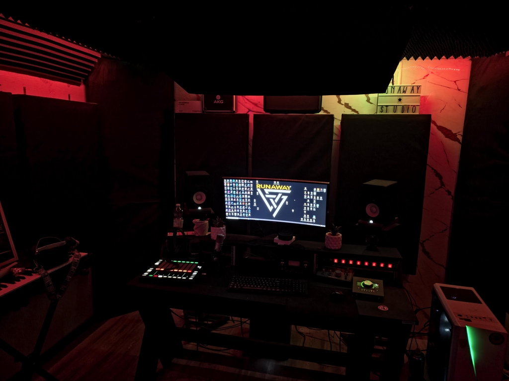 More than a simple studio