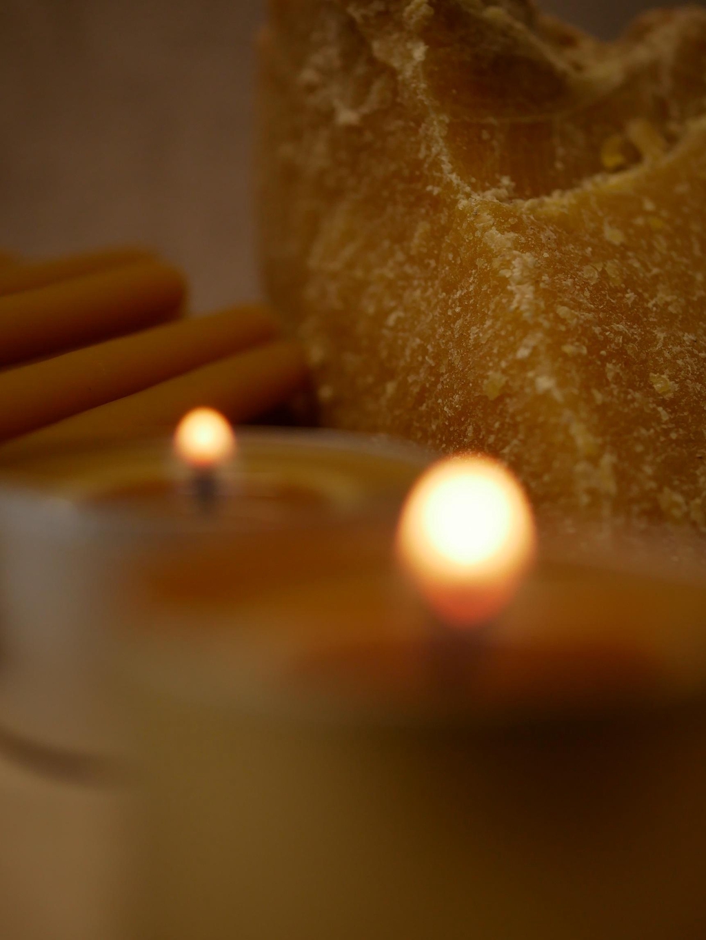 pré-commande dithyrambik
bougies artisanales 100% cire d'abeille française
fait-main création artisanale ariège