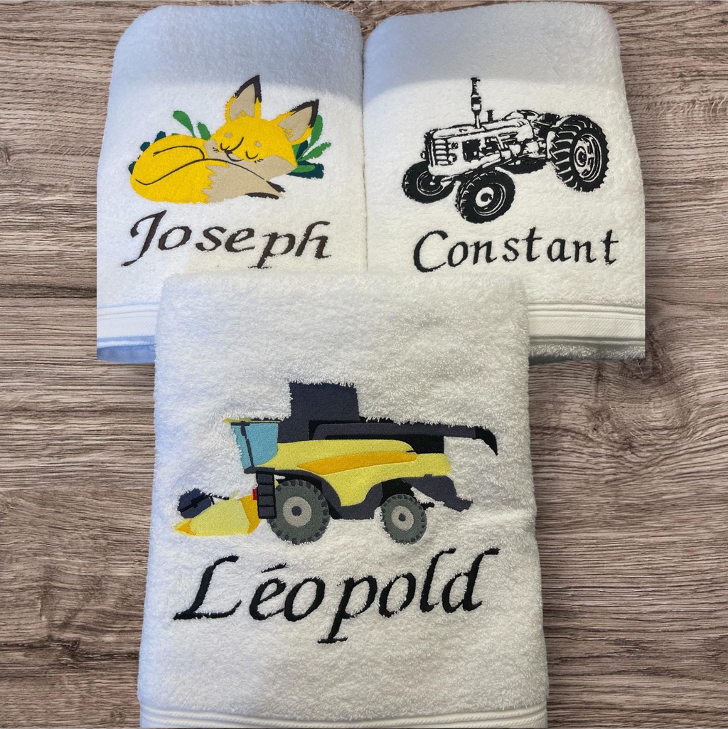 Serviette brodé personnalisé . Personnalisation sur demande secteur Cany Barville, Doudeville, Yvetot, St Valery en Caux, Fécamp, Yerville