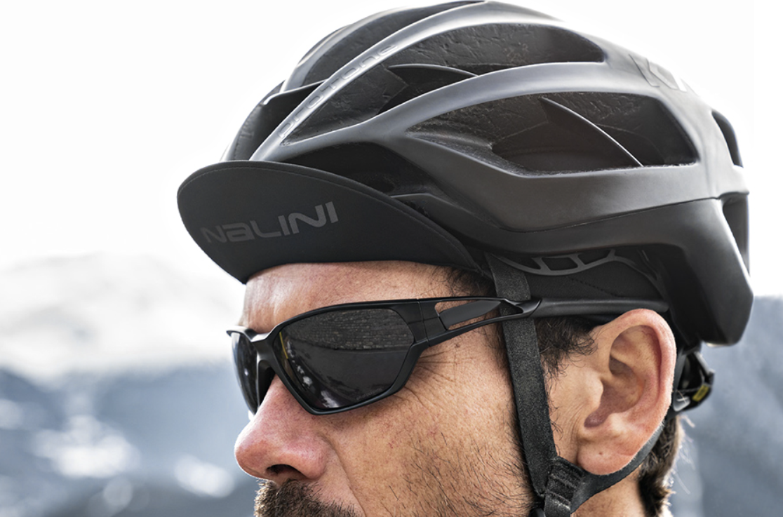 "Bescherm jezelf met een kwalitatieve fietshelm van BikeMix.nl! Ontdek ons assortiment stijlvolle en veilige helmen voor elke fietser. Snelle levering en scherpe prijzen!"