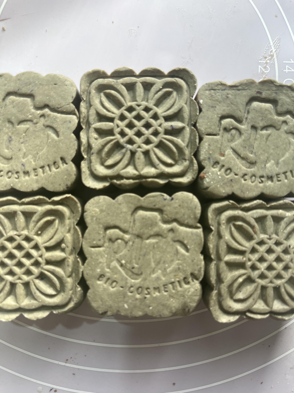 Limpiadores faciales, desmaquillante y mascarilla, todo en una sola pastilla 