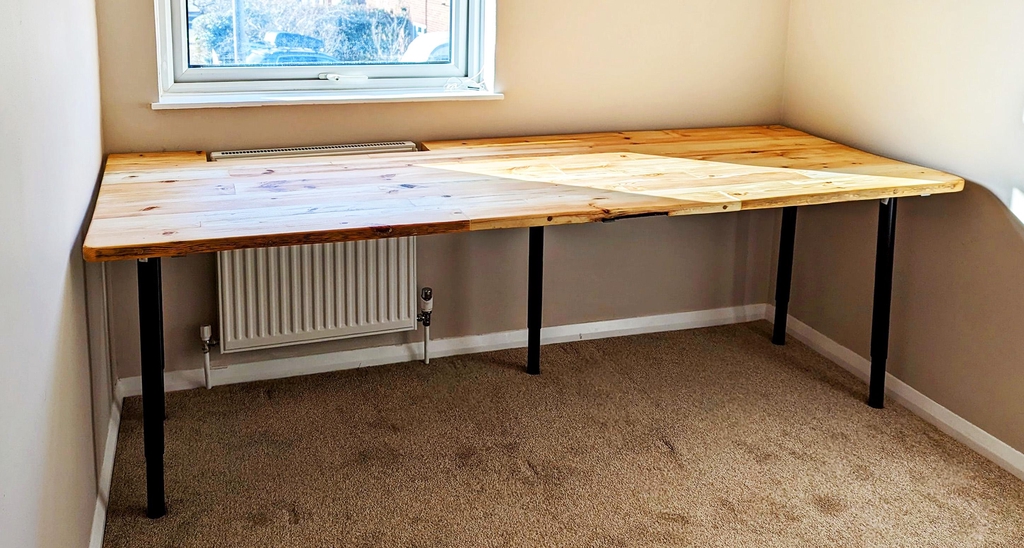 Custom fit reclaimed pine desk with adjustable legs