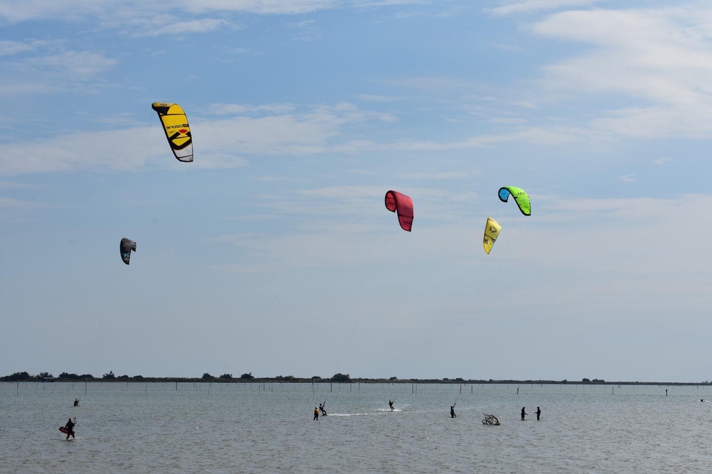 DELTAKITE A.S.D.
KITEBOARDIN SCHOOL 
(tutti i servizi offerti dalla nostra scuola sono riservati ai Soci)
ITALY
