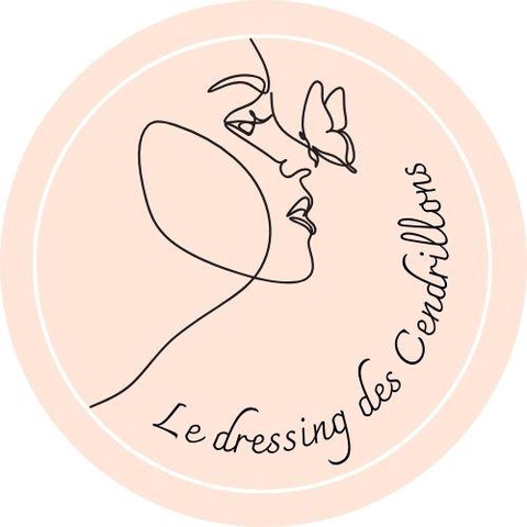 Magasin de prêt- à -porter féminin. Du 34 au 54
Bijoux, sacs, foulard.