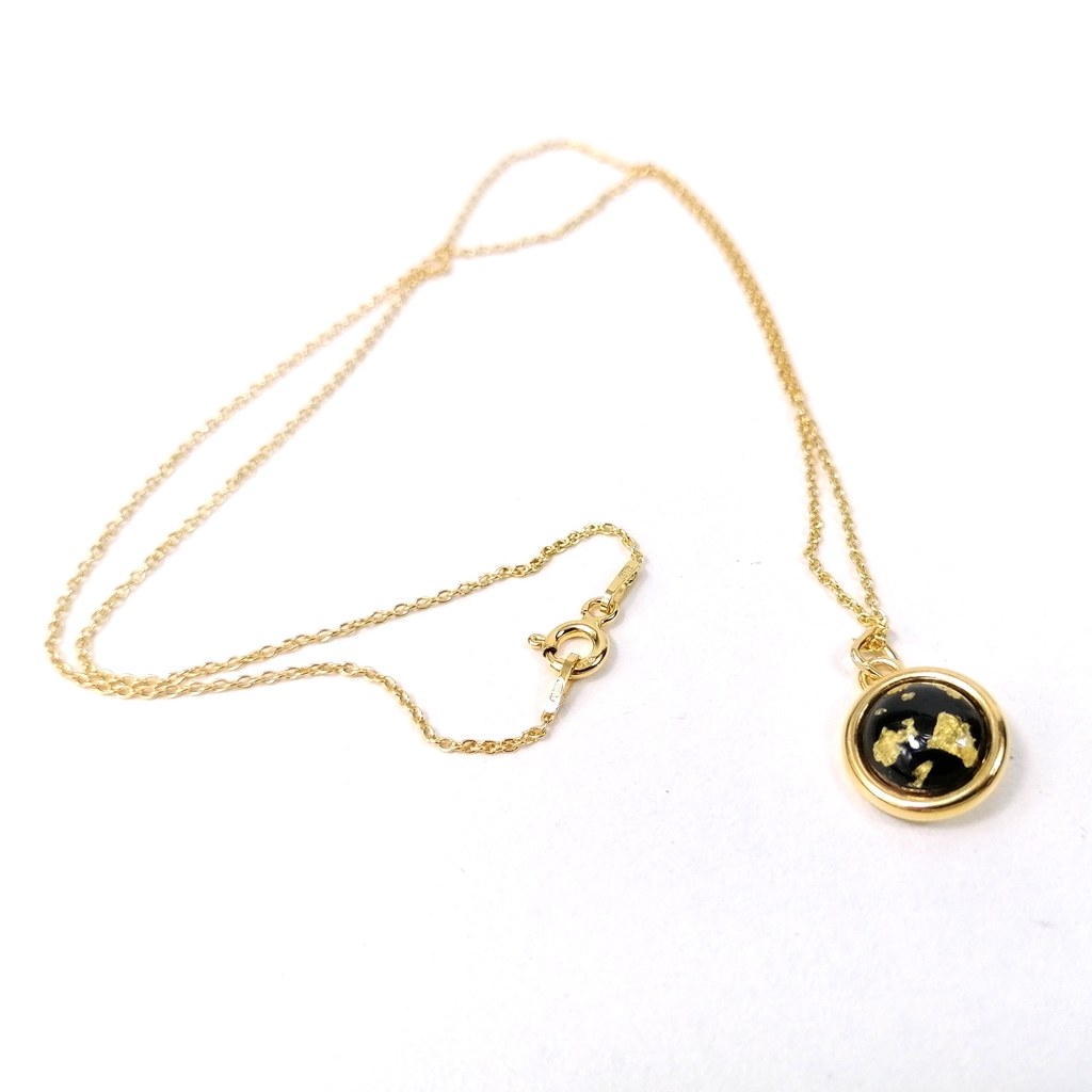 Collier en émail sur chaine en Argent Plaqué Or, 14 carats, 18 carats, émaux bijoutiers, paillon d'argent, émaux transparents