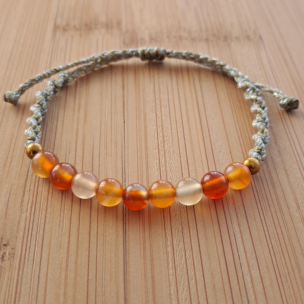 Bracelet "Anaïs" en micro macramé et pierres naturelles