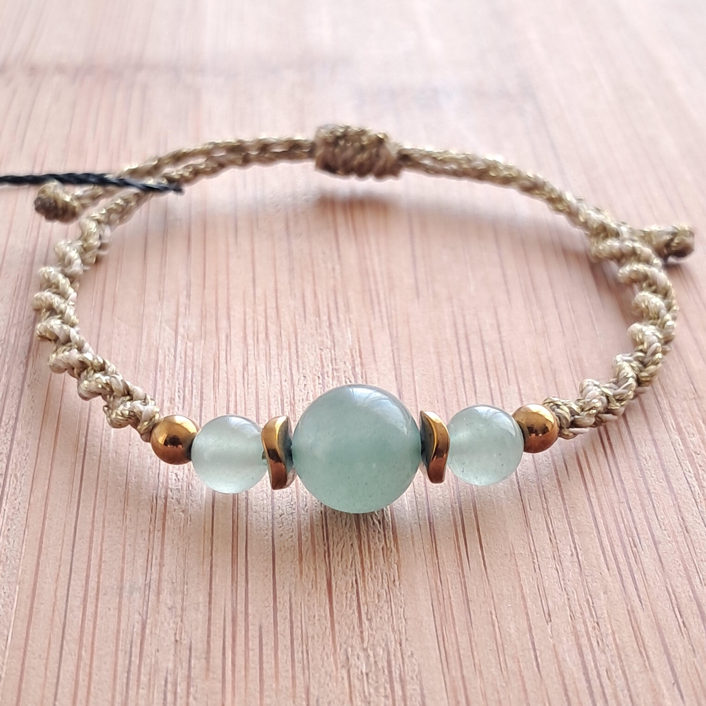 Bijoux en micro macramé et pierres naturelles