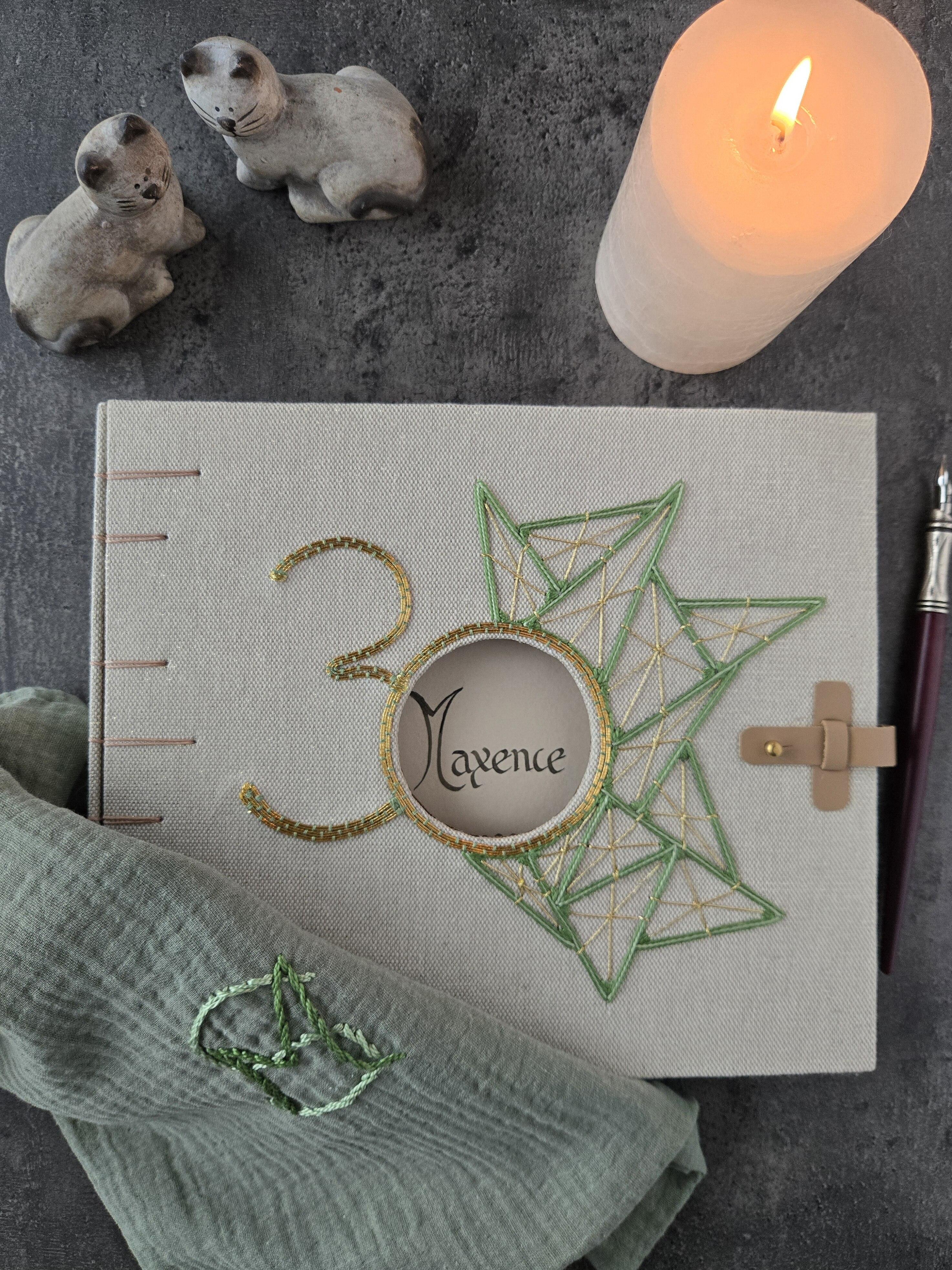 livre d'or anniversaire pour 30 ans avec couverture brodée