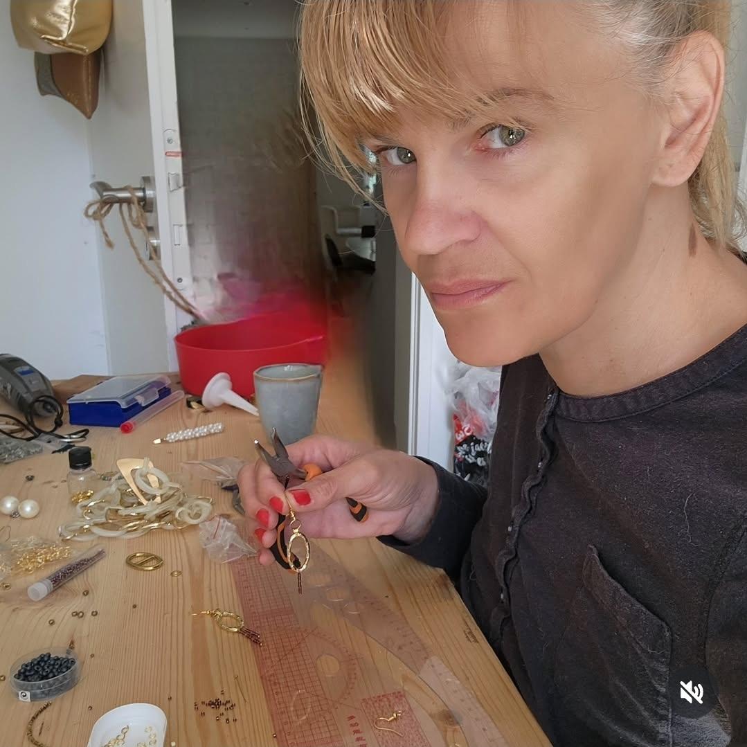Pourquoi choisir un bijou artisanal plutôt qu'un bijou industriel ?
