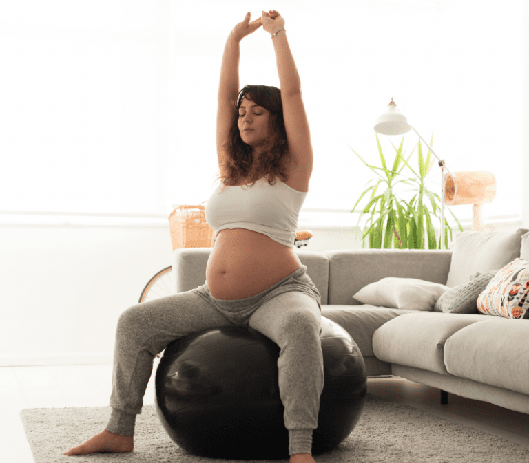 Tras una valoración fisioterapéutica, diseñamos un tratamiento adaptado al momento del embarazo y a los síntomas de cada mujer. Combinamos terapia manual, ejercicio terapéutico y educación para aliviar las molestias, mejorar la movilidad y favorecer un embarazo activo y saludable.