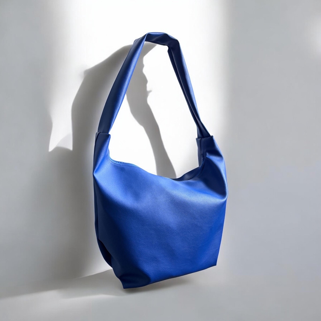 kobaltblaue Handtasche aus Kunstleder
