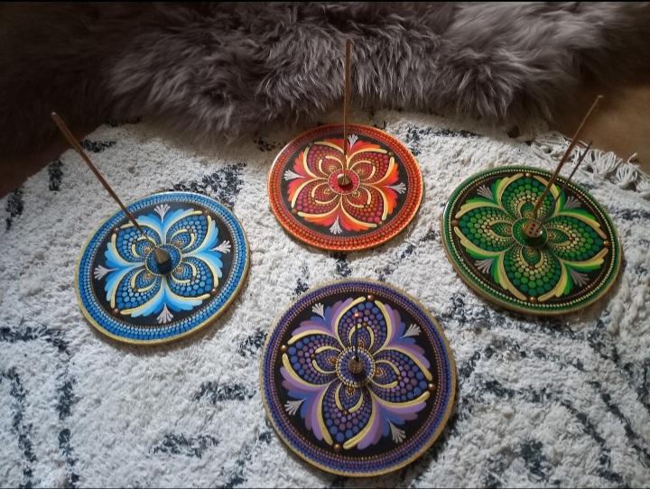 De jolis porte-encens pour soi ou à offrir en cadeaux !
La largeur du mandala permet un nettoyage plus simple de l'encens brûlé.