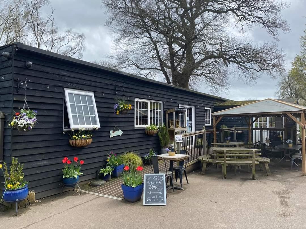 Hughenden Village Store and Coffee Shop