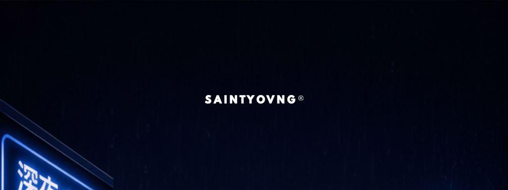 SAINTYOVNG® es una marca chilena de streetwear inspirada en anime, cultura JDM y estética midnight blue. Drops urbanos exclusivos.