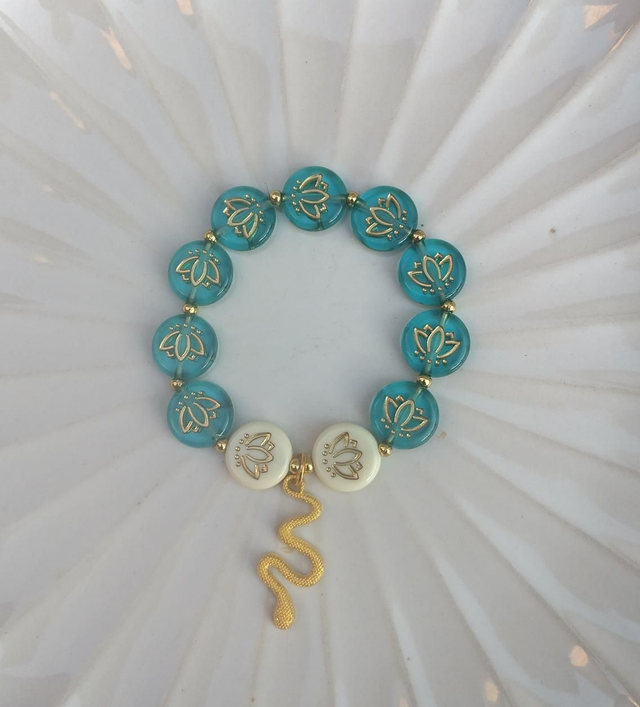 Handmade beaded jewellery crafted in the UK using the highest quality glass and crystal beads. Discover unique bracelets, earrings, and necklaces made with love and designed to last. Free UK delivery over £10