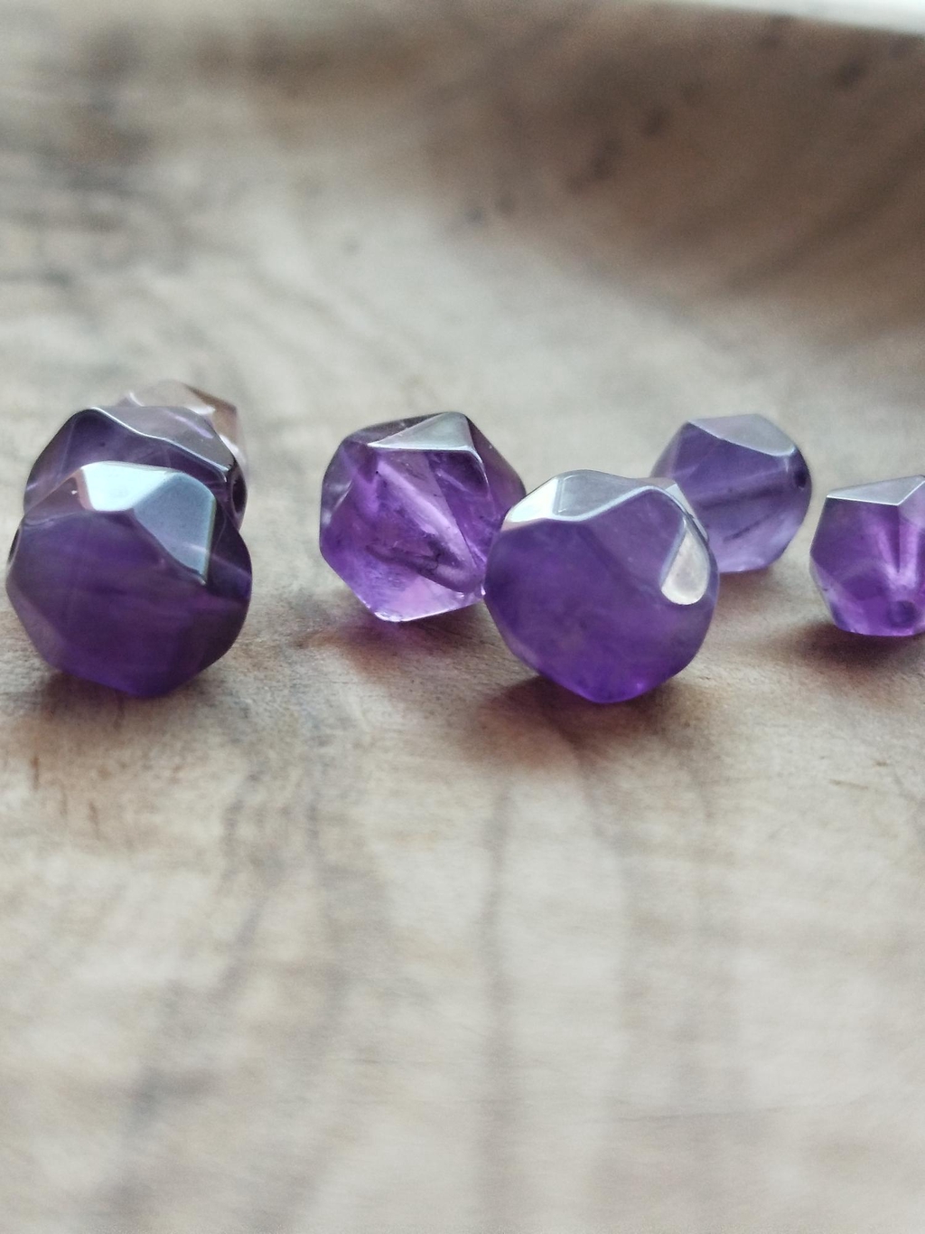 333Kri Bijoux colorés inspirés par la joie et la poésie, pièces uniques faits main en France.
