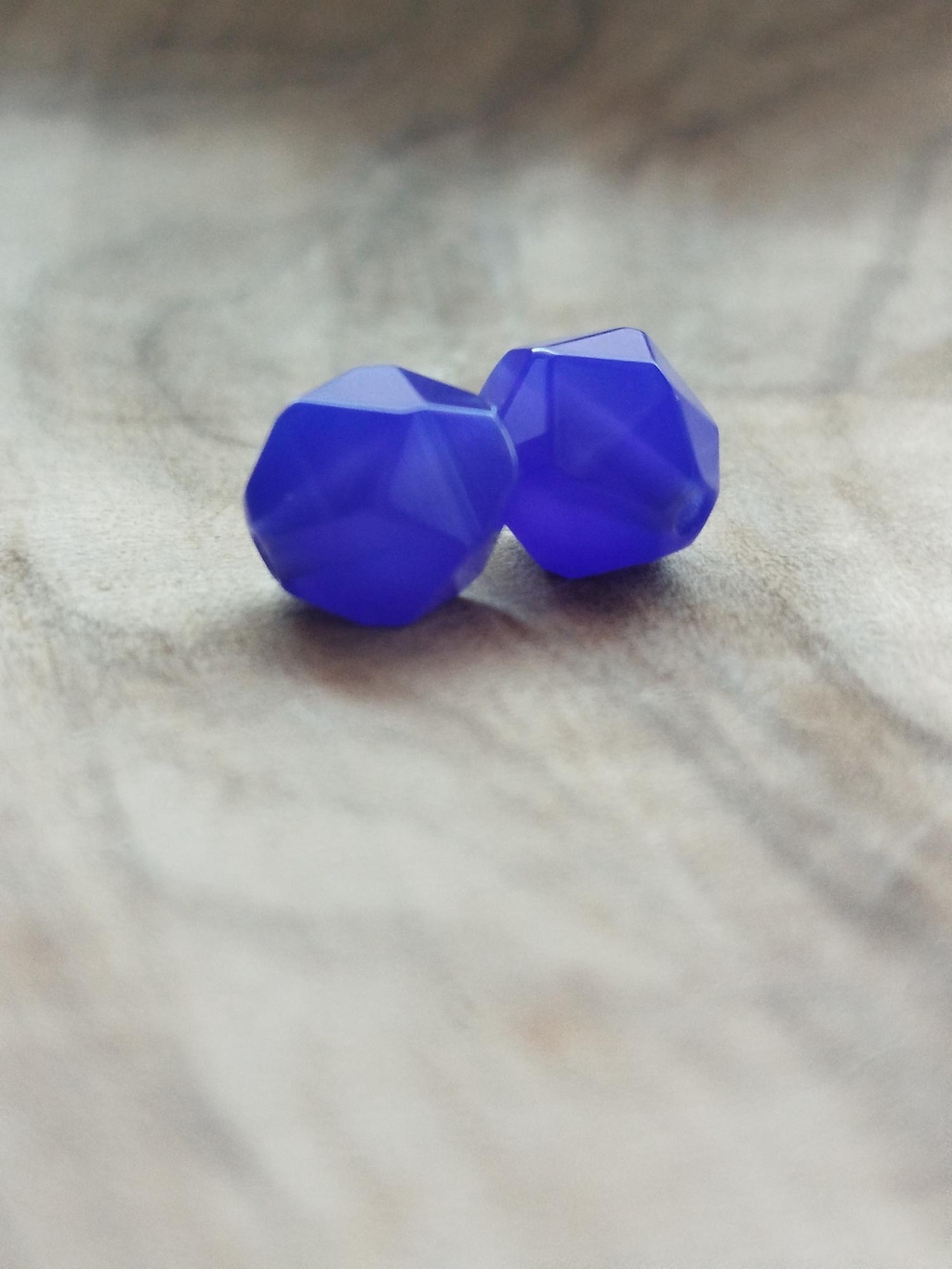 333Kri Bijoux colorés inspirés par la joie et la poésie, pièces uniques faits main en France.