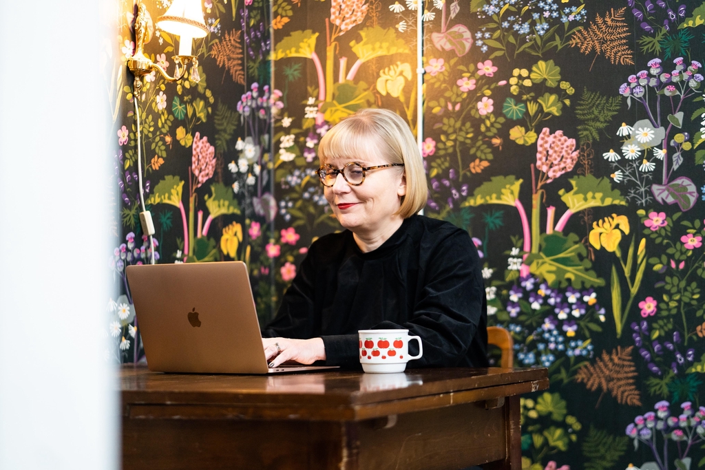 Hei, olen Henna. Coach ja copywriter