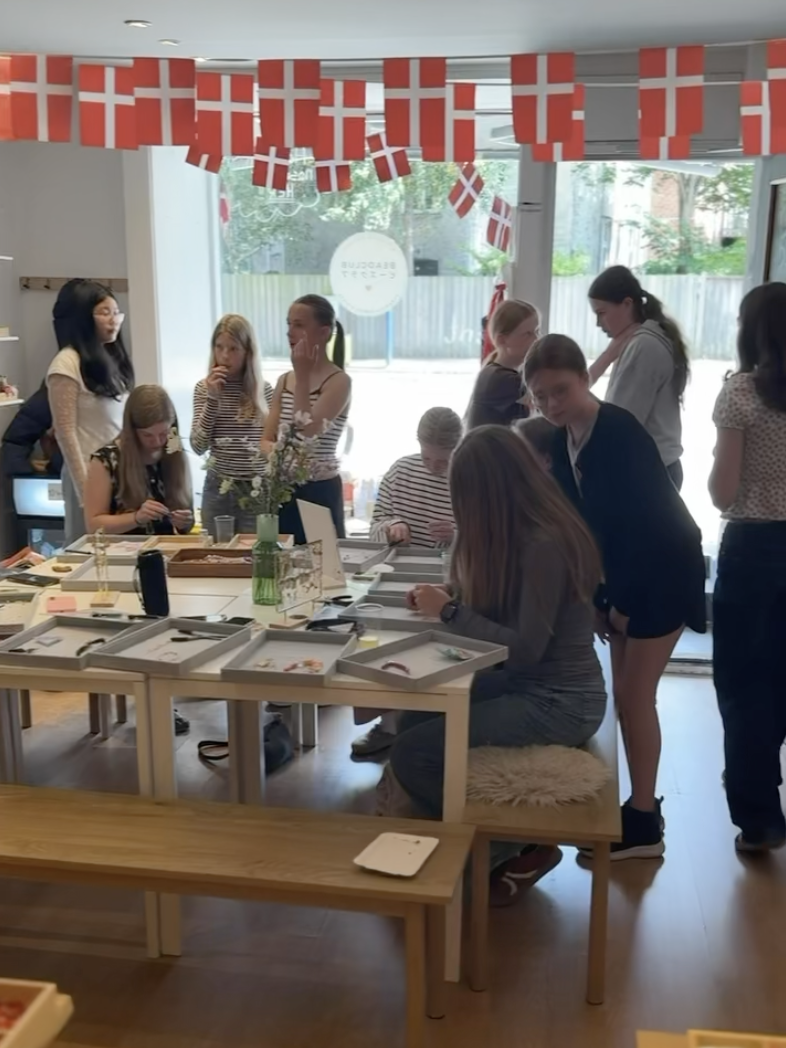 Børnefødselsdag i Beadclub smykkecafé på Amager