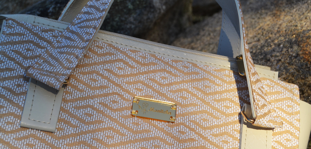 Manichat | Bolsas Artesanais em Pele de Cortiça Natural e PVC