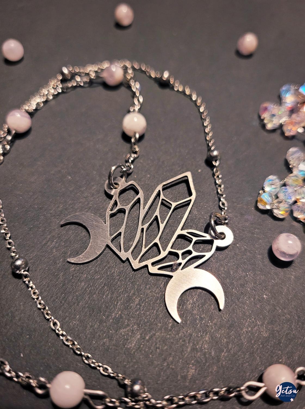 Dernier collier de la collection Gamme Designer, en acier inox et design original