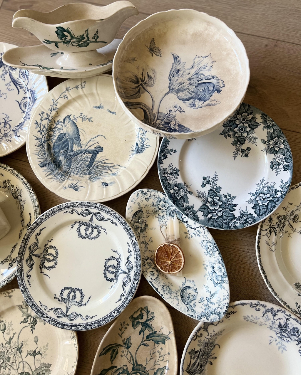 Vaisselle ancienne française, Terre de Fer, assiettes, compotier ancien, ravier ancien, saucière