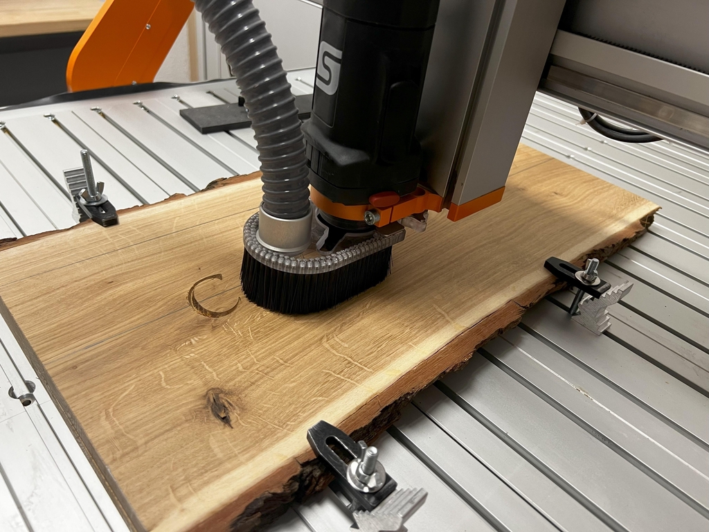 Epoxidharz Unikate: CNC-gefräst & personalisiert