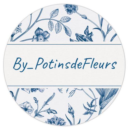 Le sautoir est un symbole de la féminité par excellence, c' est un collier assez long qui descend jusque sur votre poitrine et qui met en valeur votre morphologie avec élégance.