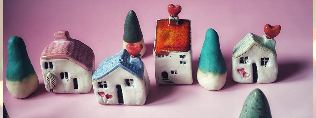 Ceramiczne domki. Domki ceramiczne. Dodatki do kwiatów. Dekoracje do domu. Dekoracje do salonu. Biżuteria dla kwiatów.